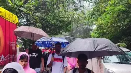कर्जत: माथेरान मध्ये पर्यटकांचे रेकॉर्ड ब्रेक गर्दी