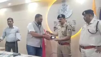 देवास नगर: पुलिस अधीक्षक कार्यालय में गुम हुए 180 मोबाइल फोन धारकों को लौटाए गए