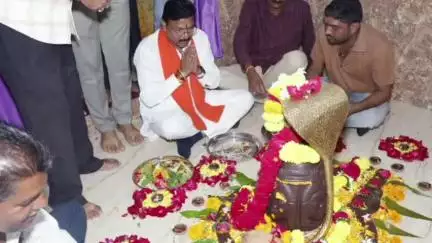 ठीकरी: हाटकेश्वर पशुपतिनाथ महादेव मंदिर में प्राण-प्रतिष्ठा संपन्न, सांसद पहुंचे, महाप्रसादी का वितरण हुआ