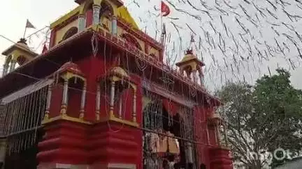 करपी: श्रावण माह के पहले सोमवार को हज़ारों शिव भक्तों ने बाबा दुग्धेश्वर नाथ देवकुंड में किया जलाभिषेक