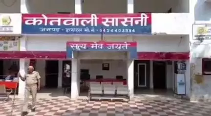 सासनी: गांव बिलखौरा कला में पड़ोसी से पुरानी रंजिश के चलते आपसी लड़ाई झगड़ा करने वाले एक अभियुक्त को पुलिस ने किया गिरफ्तार