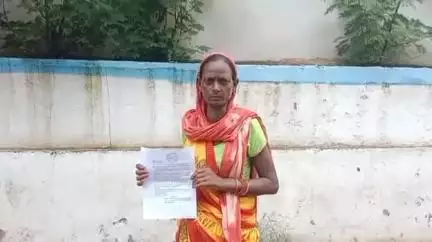 शिवपुरी नगर: शराब पीकर पड़ोसी महिला को कर रहा था गाली-गलौज, महिला ने एसपी से लगाई कार्रवाई की गुहार