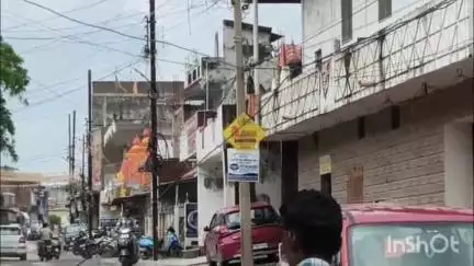 अंबिकापुर: अंबिकापुर में बिजली विभाग की लापरवाही से फिर मंडराया खतरा, सड़क पर लटक रहा हाई वोल्टेज तार