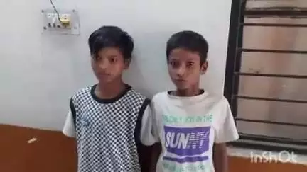 इगलास: इगलास कस्बे के हावड़ा मोहल्ले में दो बच्चों ने गुटखा खाने पर घर वालों से डांट खाने के बाद घर छोड़ा