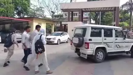 ঢেকিয়াজুলি ভাগ: ভূৱা ডকুমেণ্টৰ জৰিয়তে চাকৰিৰ আবে আবেদন কৰাৰ অভিযোগত ঢেকীয়াজুলিৰ পৰা দুগৰাকী লোকক গ্ৰেপ্তাৰ কৰি  জে’ল হাজোতলৈ প্ৰেৰণ