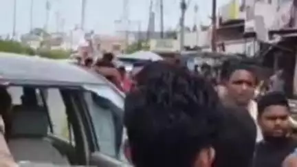 करनैलगंज: करनैलगंज में इनोवा से टकराई बाइक, बाइक सवार हवा में कई फुट ऊपर उछला, हालत नाजुक