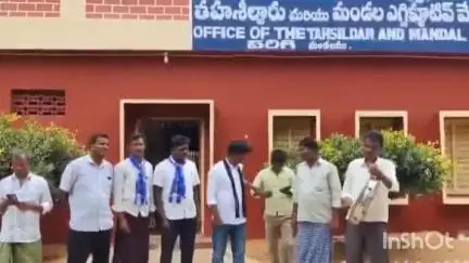 మెనూ ప్రకారం కోడిగుడ్లు అందించాలి: జై భీమ్ పార్టీ జిల్లా అధ్యక్షుడు నాగరాజు