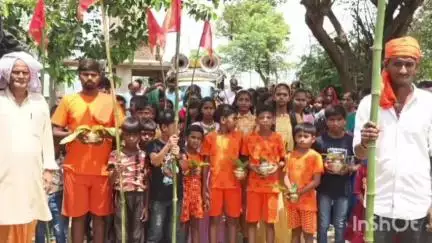 पड़वा: लोहड़ा में पहली सोमवारी पर श्रद्धालुओं ने शिवालयों में किया जलाभिषेक