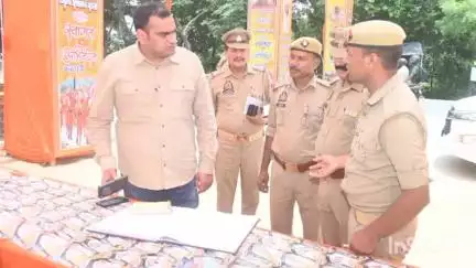 बरेली: सावन के पहले सोमवार को सुरक्षा व्यवस्था का जायजा लेने के लिए सड़कों पर उतरे एसएसपी बरेली, अनुराग आर्य