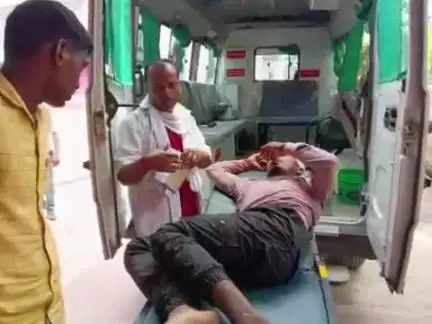 फतेहपुर: कल्यानपुर में NH-2 मुरादीपुर के समीप बाइक गिरने से 3 युवक हुए घायल, एक को जिला अस्पताल किया गया रेफर