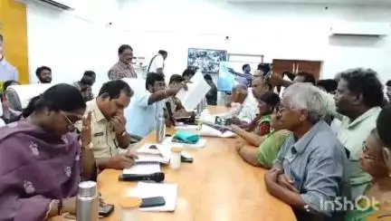ప్రజల నుండి నెడు 194 అర్జీలు అందాయి, వీటిని సత్వరమే పరిష్కరించాలని అధికారులకు అదేశాలు జారీ చేసిన జిల్లా కలెక్టర్ బాలాజీ