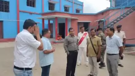 सुपौल: सुपौल के ज़िला पदाधिकारी सावन कुमार ने पीएमश्री मध्य विद्यालय गौरवगढ़ का औचक निरीक्षण किया