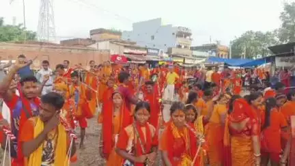 पालकोट: पंपापुर पर्वत स्थित शिवालय में ओडिशा से आए श्रद्धालुओं ने किया जलाभिषेक