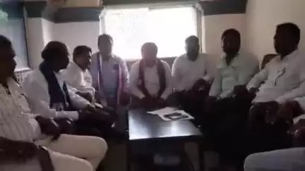 నిర్మల్: నిర్మల్ జిల్లా కేంద్రంలోని ఆర్ అండ్ బి విశ్రాంతి భవనంలో వికలాంగుల హక్కుల పోరాట సమితి సమావేశం