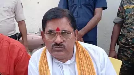 गोपालगंज: महम्मदपुर में महिला की हत्या, पीड़ित परिवार से मिलने पहुंचे बीजेपी मंत्री हरि साहनी