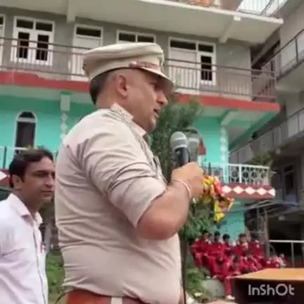 चौपाल: डीएसपी चौपाल सुशांत शर्मा ने चौपाल स्कूल में बच्चों से कहा- बुरी आदतों और नशे का करें त्याग