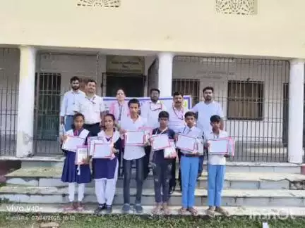 शिवहर: शहर के नबाब हाई स्कूल में एड्स से बचाव को लेकर कार्यक्रम, सिविल सर्जन ने एड्स के सही इलाज के लिए किया जागरूक