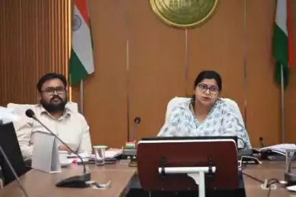 నిర్మల్: జిల్లాలోని కస్తూర్బా గాంధీ బాలికా విద్యాలయాల్లో మౌలిక వసతులను మెరుగుపర్చేందుకు చర్యలు తీసుకోవాలి: కలెక్టర్ అభిలాష అభినవ్