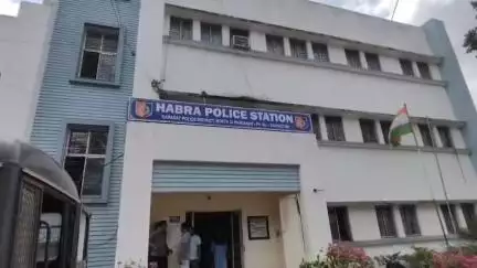 হাবরা ১: মানসিক অবসাদে এসিডকে আত্মহত্যা এক বৃদ্ধের বানিপুর এলাকায়