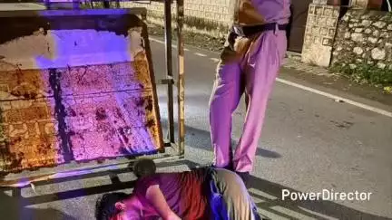 कालाढूंगी: देर रात अपने घर जा रहे युवक की नैनीताल तिराहे के पास मुख्य मार्ग पर पुलिस की बैरिकेटिंग से टकराकर हुई मौत