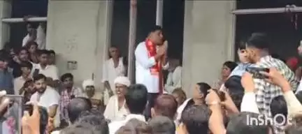 उनियारा: समरावता मामले में जेल से रिहा होने पर नरेश मीणा समरावता गांव पहुंचे