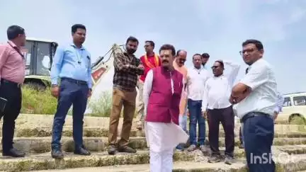 जगदलपुर: महापौर और निगम आयुक्त ने दलपत सागर का किया निरीक्षण, आईसीआईसीआई फाउंडेशन के सहयोग से होगी सफाई