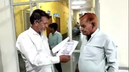 नीमच नगर: थडोद पंचायत में वित्तीय अनियमितता का आरोप, पूर्व सरपंच पति ने वर्तमान सरपंच के खिलाफ कलेक्ट्रेट में शिकायत की