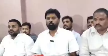 లింగంపేట్: ఎమ్మెల్సీ కవితకి తీన్మార్ మల్లన్న క్షమాపణ చెప్పాలి : లింగంపేటలో మాజీ గ్రంథాల సంస్థ చైర్మన్ సంపత్ గౌడ్