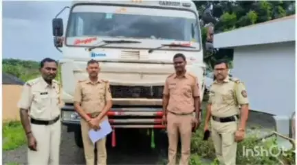 कुही: विना रॉयल्टी रेती वाहतूक करणारा टिप्पर पाचगाव शिवारात कूही पोलिसांनी पकडला