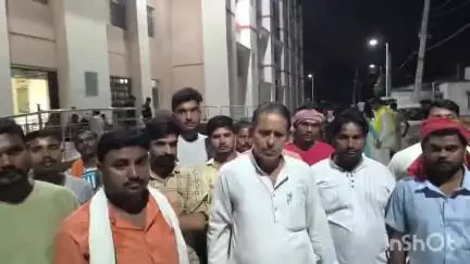 मुशहरी: ओवरटेक करने पर काजी मोहम्मदपुर थाना क्षेत्र में ऑटो चालक की बेरहमी से पिटाई, पैर तोड़ा