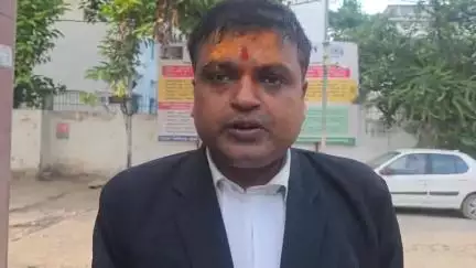 मुशहरी: रामपुर हरि थाने के थानाध्यक्ष सुजीत मिश्रा पर सीजेएम कोर्ट में लेखापाल विशाल ने मुकदमा दर्ज कराया