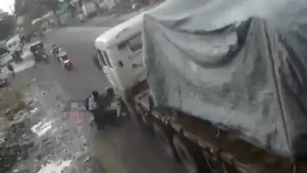 खेड: कंटेनरने दुचाकीला चिरडल्याने तरुणाचा मृत्यू; 3 महिन्यांपूर्वीच झाले होते लग्न, खालुंब्रे येथील घटना