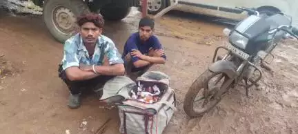 साजा: बेमेतरा साइबर सेल और पुलिस चौकी संबलपुर की कार्रवाई, संबलपुर निवासी दो आरोपियों से 125 पौवा अवैध शराब बरामद