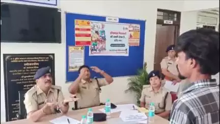 मल्हारगंज: इंदौर पुलिस लगातार लगा रही गुंडों की पाठशाला, परिवार से मुलाकात कर बदमाशों को मुख्यधारा से जोड़ने की हो रही कोशिश