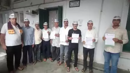 ଢେଙ୍କାନାଳ ସଦର: ବିଷାକ୍ତ ମଦ କାରବାର ବନ୍ଦ ଓ ନିର୍ଯ୍ୟାତିତ ଛାତ୍ରୀଙ୍କୁ ନ୍ୟାୟ ପାଇଁ ଜିଲ୍ଲାପାଳଙ୍କ କାର୍ଯ୍ୟାଳୟରେ ଆପ୍‌ ପକ୍ଷରୁ ଦାବିପତ୍ର ପ୍ରଦାନ