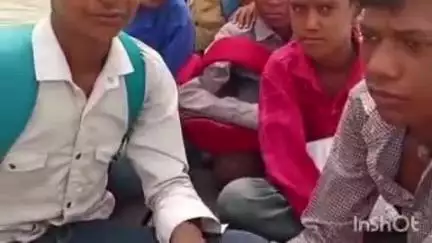 पटियाली: तहसील क्षेत्र में संपर्क मार्ग टूटने से नाव में बैठकर स्कूल जा रहे बच्चों का वीडियो हुआ वायरल