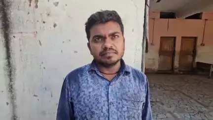 महोबा: मोचीपुरा में अधिग्रहण में मकान जाने से परेशान पीड़ित ने डीएम से मुआवजे की गुहार लगाई