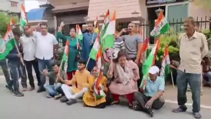মোহনপুর: বর্ধিত বিদ্যুৎ মাসুল প্রত্যাহার এবং স্মার্ট মিটার বাতিলের দাবিতে আগরতলায় বিদ্যুৎ মন্ত্রীর বাড়ি ঘেরাও করলো TMC