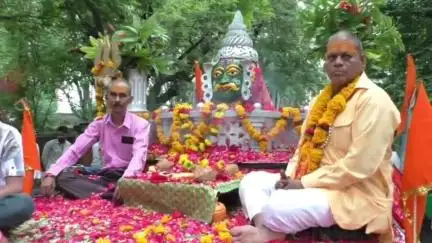 नागदा: मां भुवनेश्वरी भक्त मंडल द्वारा कावड़ यात्रा का आयोजन