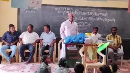 ஊத்தங்கரை: அரசு தொடக்கப்பள்ளியில் உள்ள பகல் நேர பராமரிப்பு மையத்தில் ஒரே குடும்பத்தை சேர்ந்த நான்கு பேர் பிறந்தநாள் கொண்டாடிய விசித்திர நிகழ்வு