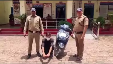 डोईवाला: डोईवाला पुलिस ने रविवार को गिरफ्तार अभियुक्त को कोर्ट में पेश किया