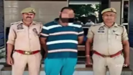 नजीबाबाद: थाना नजीबाबाद पुलिस ने सोशल मीडिया पर आपत्तिजनक कमेंट करने वाले अभियुक्त को किया गिरफ्तार