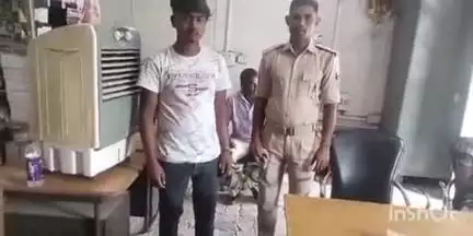 फतुहा: नदी थाना पुलिस ने सिक्स लेन पर सीएनजी ऑटो से 80 लीटर देसी शराब के साथ एक धंधेबाज को किया गिरफ्तार
