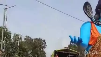 जगदलपुर: ग्राम मारकेल में कावड़ियों की सेवा में जुटे शिव भक्त, पैदल कांवड़ियों के लिए चाय, शर्बत व जलपान की व्यवस्था की गई
