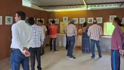 बड़गांव: उबेश्वर रोड स्थित आर्ट जंक्शन में डॉ. भूपत डूडी की 'फ्लोरल रिवरी' अनूठी कला प्रदर्शनी का भव्य आग़ाज़ हुआ