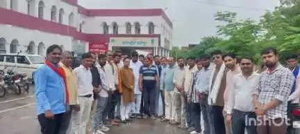 श्योपुर: सावित्री बाई के नाम पर हो मेडिकल कॉलेज का नामकरण, सर्वसमाज ने सीएम के नाम डिप्टी कलेक्टर को सौंपा ज्ञापन