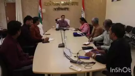 अशोक नगर: कलेक्ट्रेट सभाकक्ष में रेवा शक्ति अभियान के संबंध में अशासकीय स्कूलों के प्राचार्यों की बैठक आयोजित