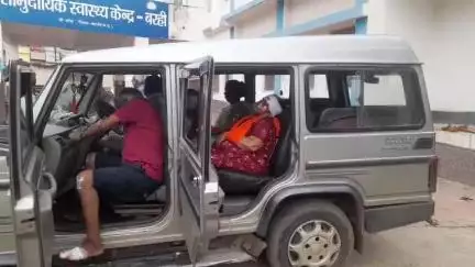 बरही: डोकरिया के पास बाइक के सामने मवेशी आने से बुजुर्ग दंपत्ति घायल, बरही अस्पताल से ज़िला अस्पताल रेफर
