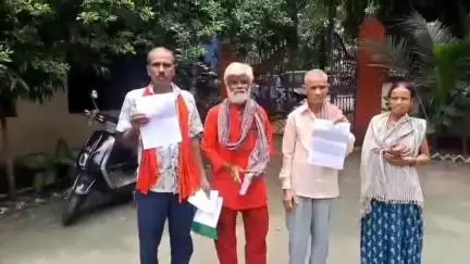 धनबाद/केंदुआडीह: ऑटो खड़ा करने के विवाद में मारपीट, इंसाफ न मिलने पर पीड़ित पहुंचे गांधी सेवा सदन, मीडिया से की बात