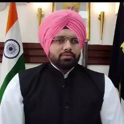 ਨਵਾਂਸ਼ਹਿਰ: ਡੀਸੀ ਨਵਾਂਸ਼ਹਿਰ ਅੰਕੁਰਜੀਤ ਸਿੰਘ ਨੇ ਕਿਹਾ ਕਿ ਡਾਕਟਰ ਦੀ ਪ੍ਰਵਾਨਗੀ ਤੋਂ ਬਿਨਾਂ ਫਾਰਮੇਸੀ ਵੱਲੋਂ ਨਾ ਦਿੱਤੀ ਜਾਵੇ ਪ੍ਰੈਗਾਬਾਲਿਨ